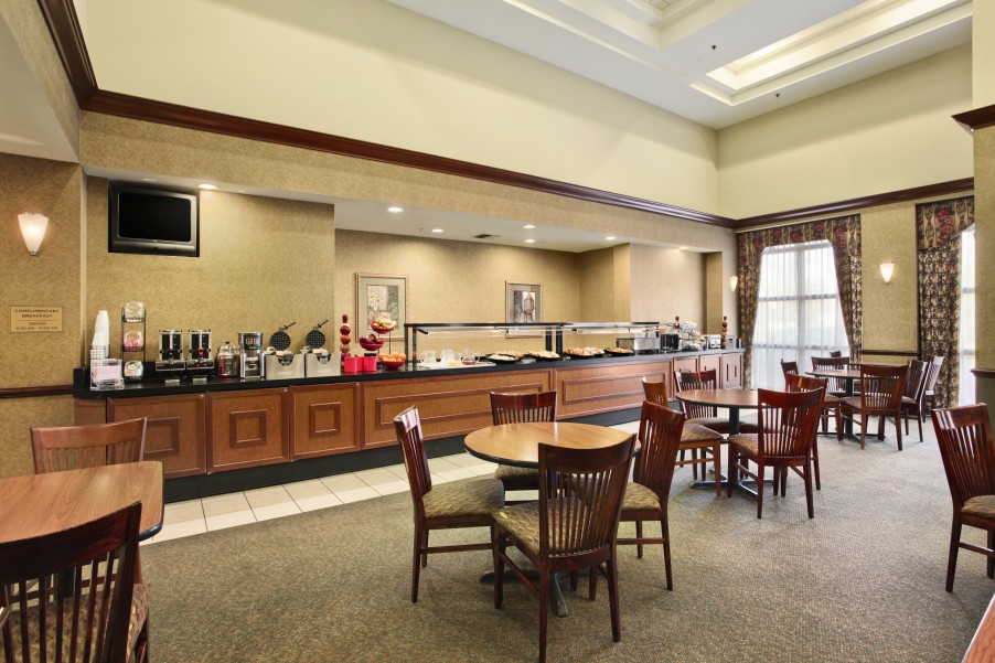 Ramada_Suites_Orlando_Airport_Breakfast.jpg