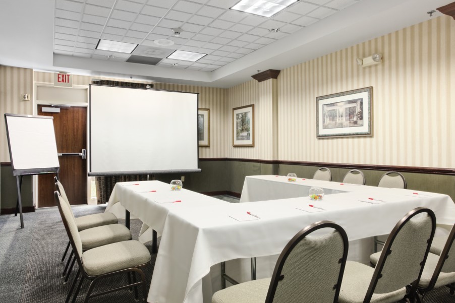 Ramada_Suites_Orlando_Airport_Conference.jpg