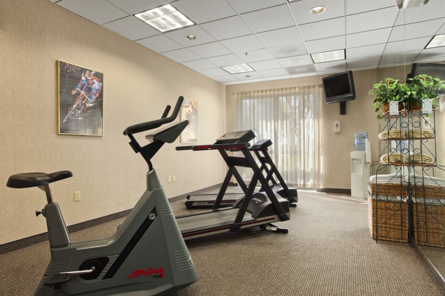 Ramada_Suites_Orlando_Airport_Workout.jpg